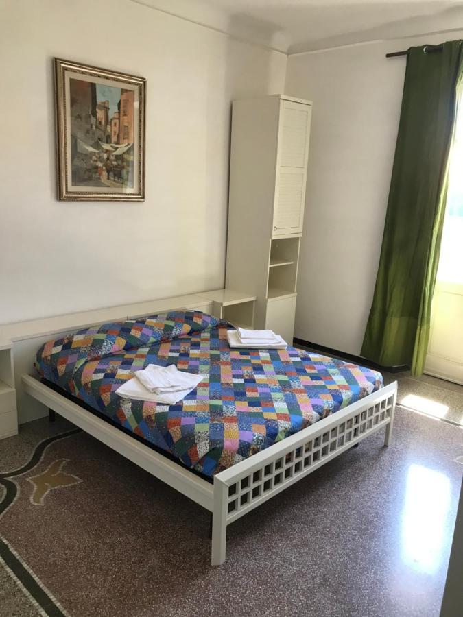 Appartamento Davanti Al Mare Savona Bagian luar foto